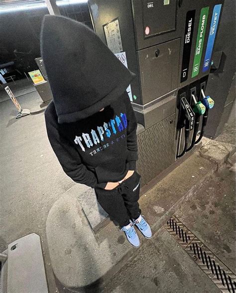 secret sneaker trackpants.